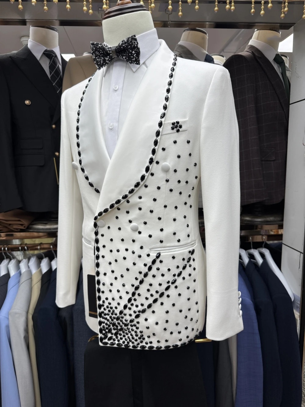 Weißer Bräutigam-Herrenanzug-S – Men Formal Wear With Coat Bewertung und Preis