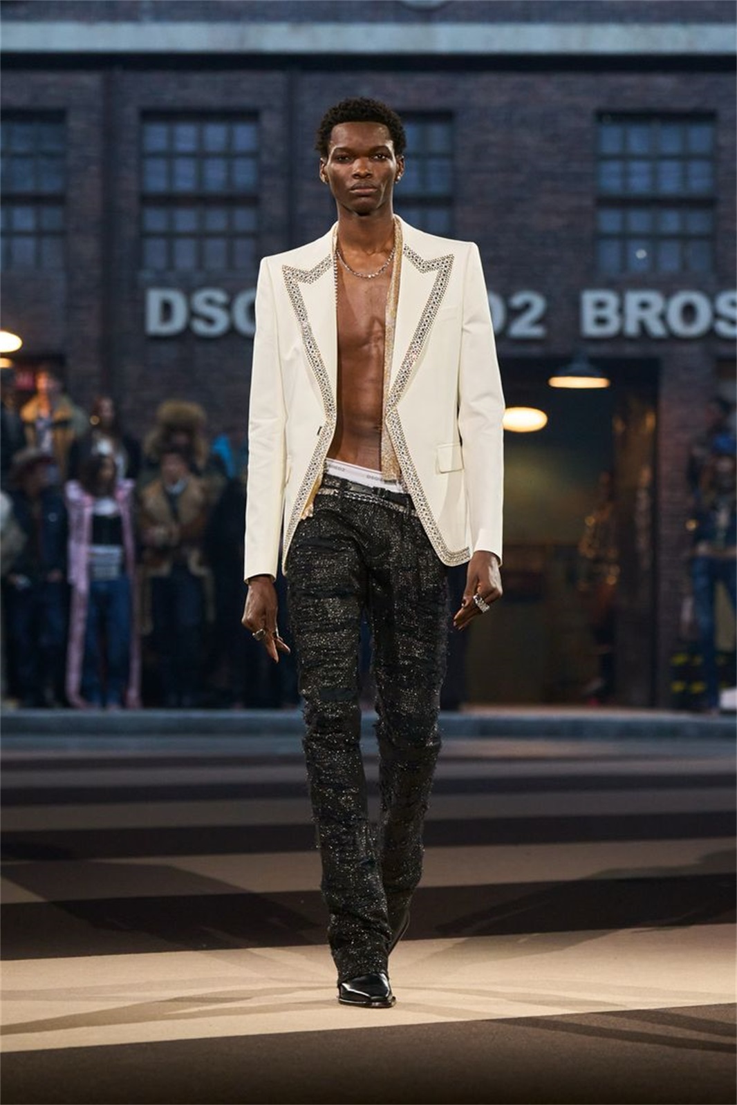 Luxuriöse Herrenanzüge, 2-teil – Men Formal Wear With Coat Bewertung und Preis